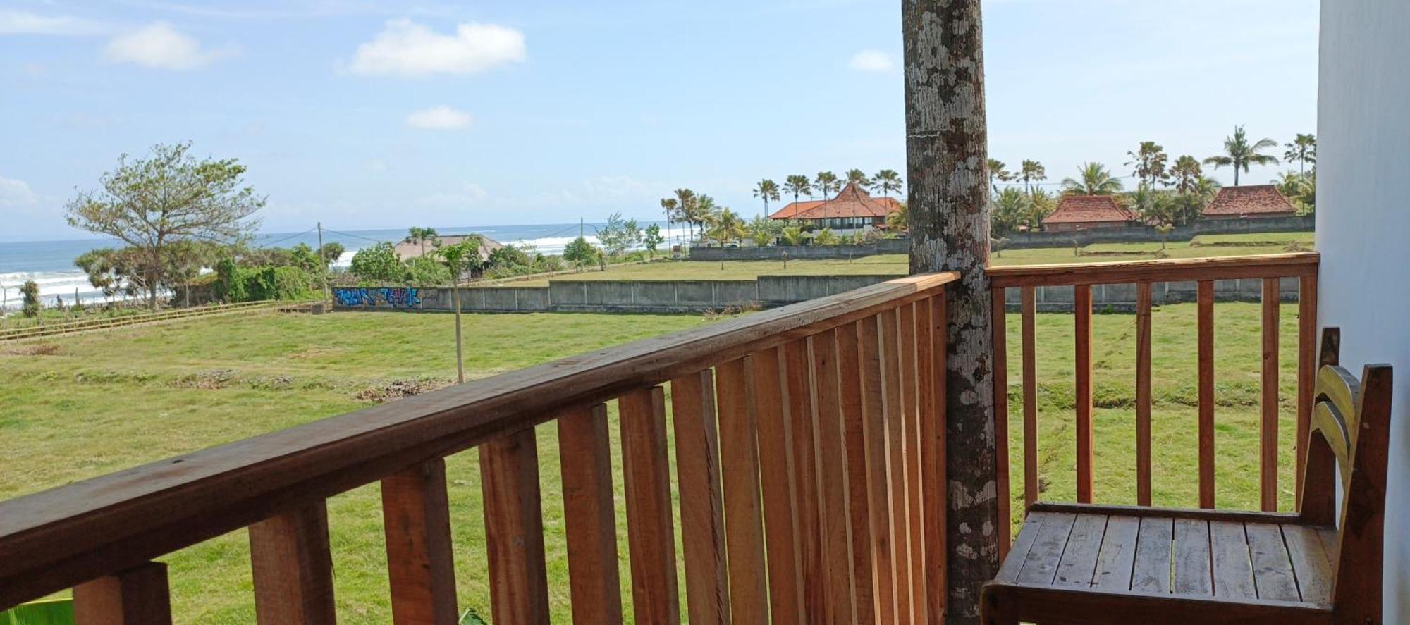 Friend House Stay & Surf Airsatang Extérieur photo